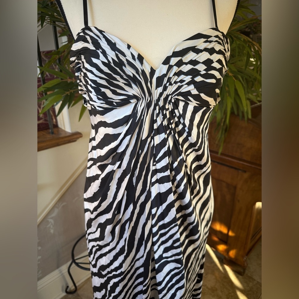 LAUNDRY by SHELLI SEGAL CHARMEUS gown, size 8 excellent condition fully lined - Picture 8 of 14